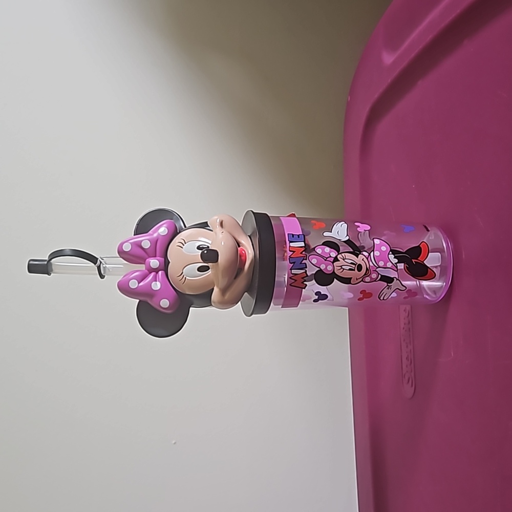 Minnie Mouse straw cup